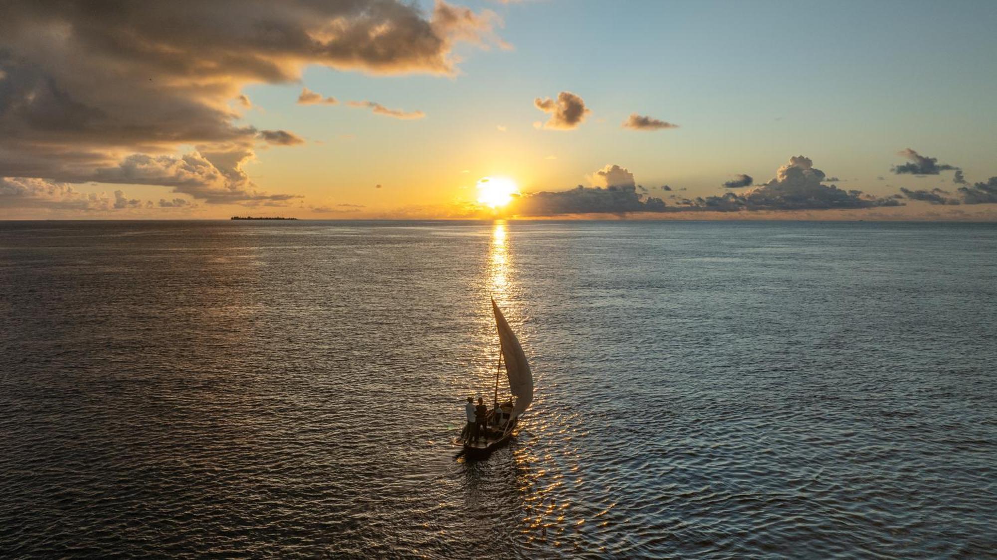 Omadhoo 马尔代夫奇鲁尔海雅旅馆酒店 外观 照片
