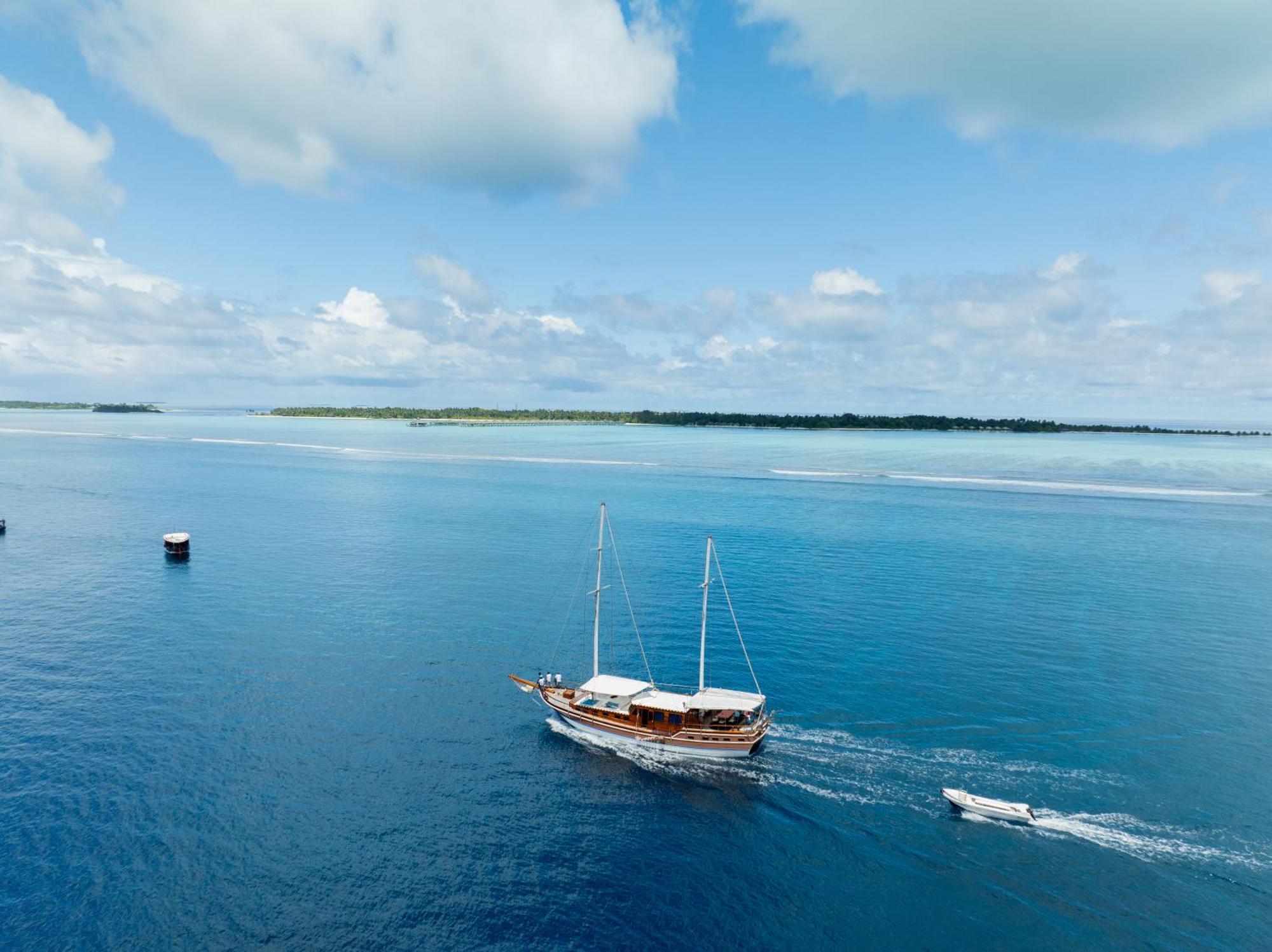 Omadhoo 马尔代夫奇鲁尔海雅旅馆酒店 外观 照片